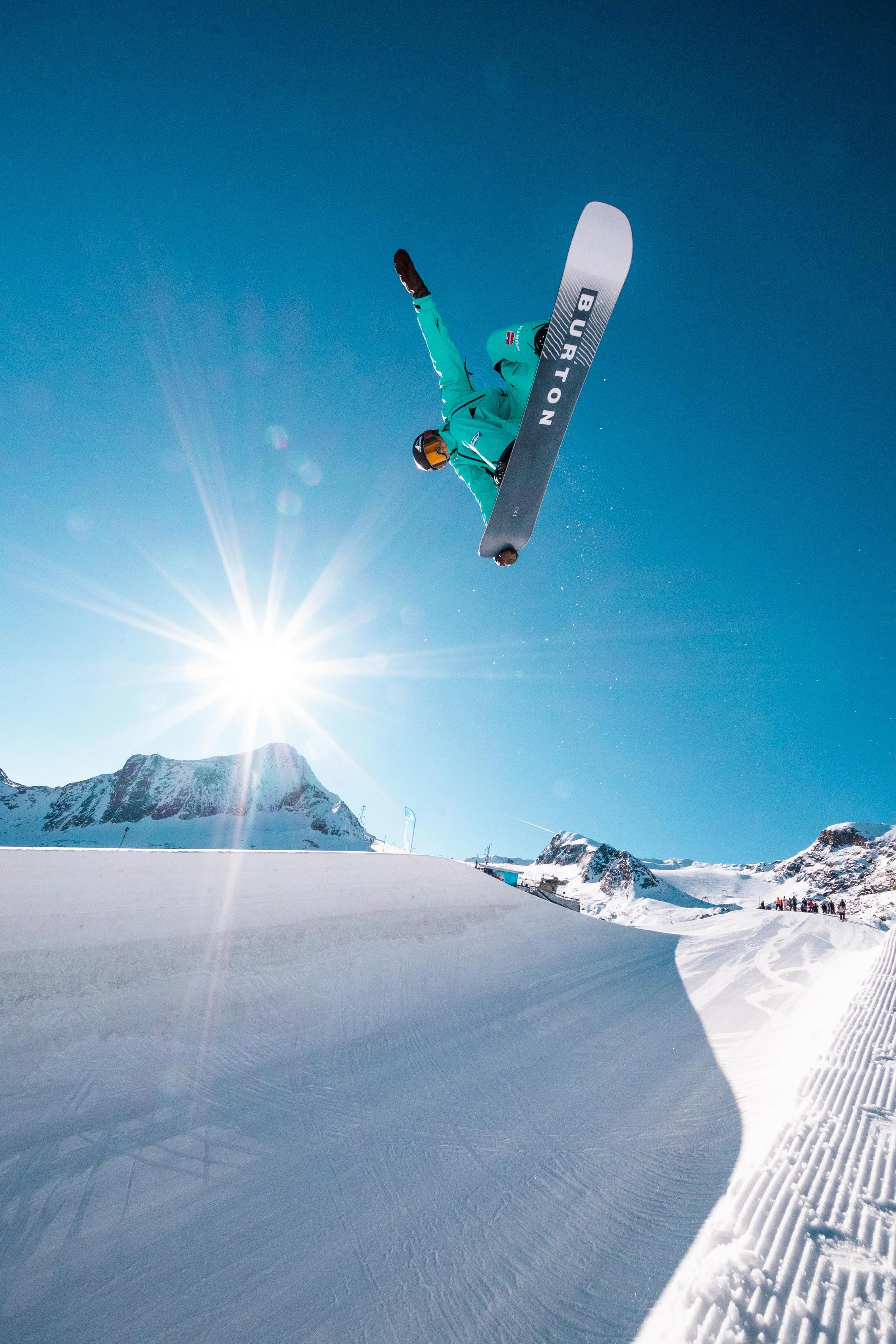 Kitzsteinhorn: Epic Conditions at the Superpipe Training Weeks Kitzsteinhorn: Epic Conditions at the Superpipe Training Weeks